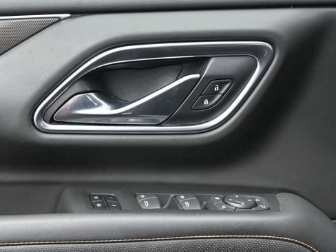 Used 2021 GMC Yukon XL AT4 w/ AT4 Premium Plus Package AWD/4WD image 14