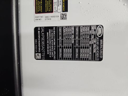 Certified 2025 Land Rover Range Rover SE AWD/4WD image 39