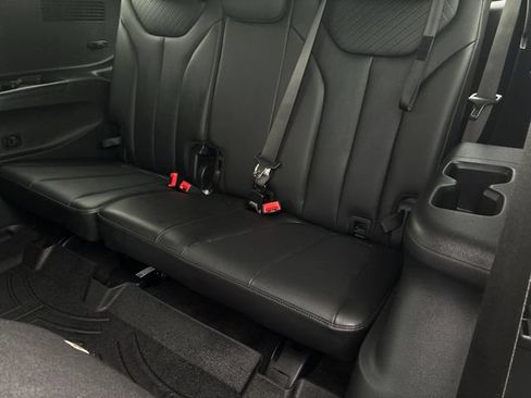 Used 2025 Hyundai Palisade SEL FWD image 16