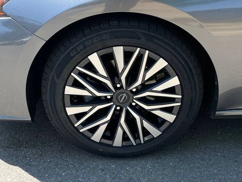 Used 2023 Nissan Altima 2.5 SV FWD image 31