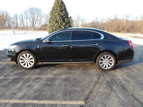 Used 2014 Lincoln MKS image 11