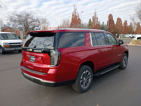 New 2026 Chevrolet Suburban LT image 11