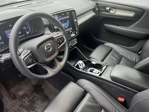 Used 2023 Volvo XC40 B5 Plus w/ Driver Assist Package image 9