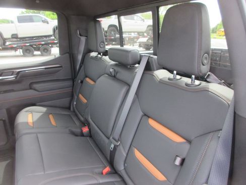 New 2026 GMC Sierra 1500 AT4 w/ AT4 Premium Package AWD/4WD image 17
