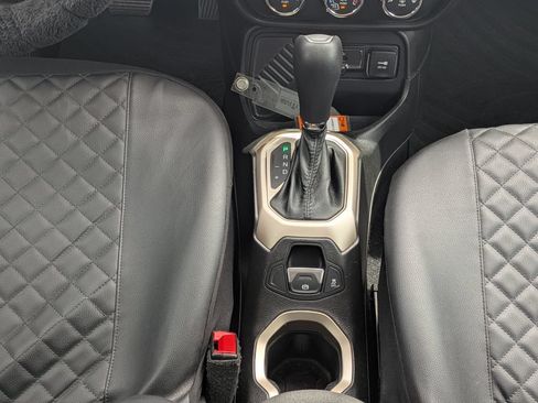 Used 2017 Jeep Renegade Sport w/ Power & Air Group FWD image 33
