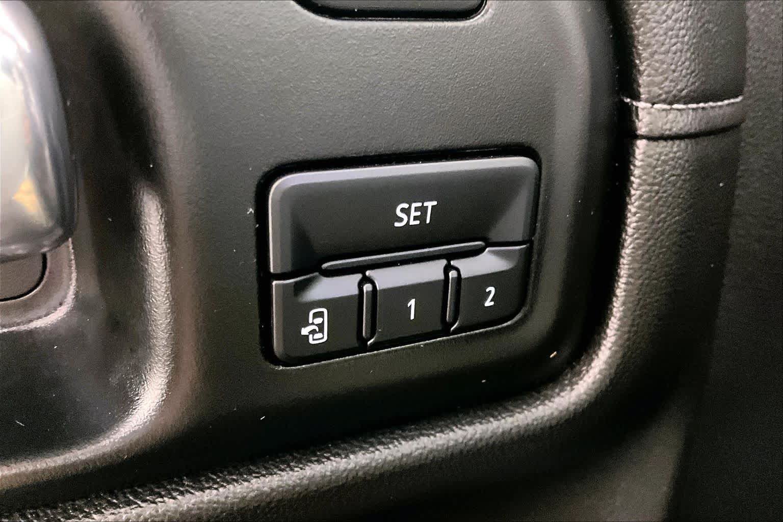 Used 2021 GMC Sierra 1500 SLT RWD image 32