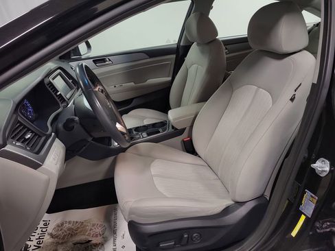 Used 2019 Hyundai Sonata Plug-In Hybrid image 14