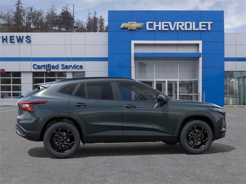 New 2026 Chevrolet Trax LT w/ Sunroof Package image 5