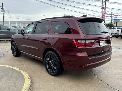 Used 2024 Dodge Durango SXT w/ SXT Blacktop Group RWD image 5