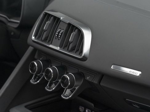 Used 2022 Audi R8 V10 image 39