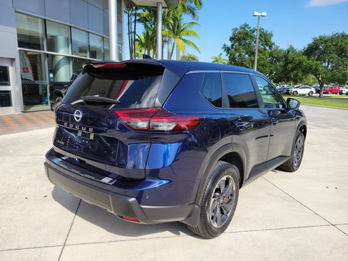 Used 2025 Nissan Rogue SV FWD image 7