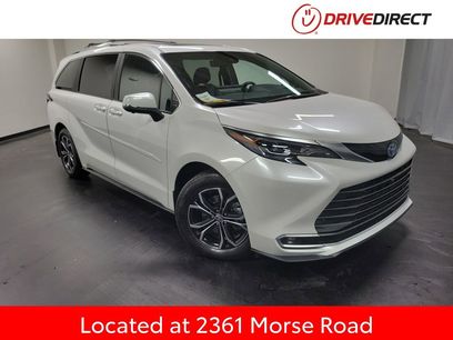 Used 2025 Toyota Sienna Platinum