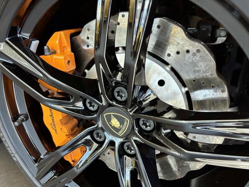 Used 2021 Lamborghini Huracan EVO RWD image 47