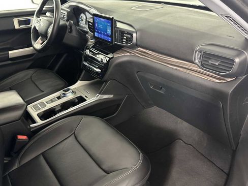 Used 2023 Ford Explorer Limited RWD image 16