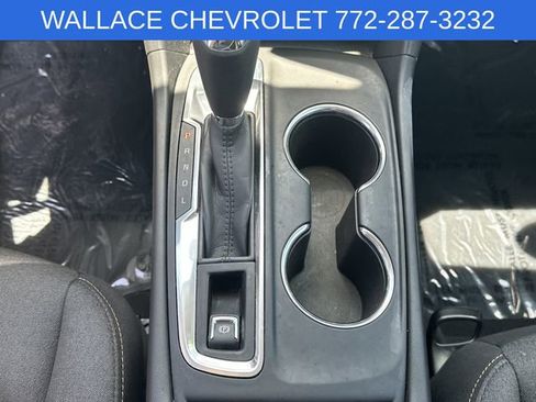 Used 2021 Chevrolet Equinox LT FWD image 19