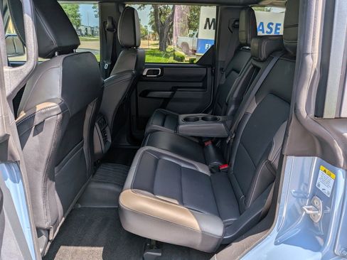 Used 2025 Ford Bronco Outer Banks AWD/4WD image 11
