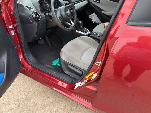 Used 2019 Toyota Yaris LE FWD image 5