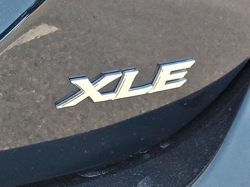 Used 2019 Toyota Camry XLE w/ Navigation Package image 33