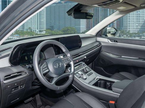 Used 2025 Hyundai Palisade SEL FWD image 17