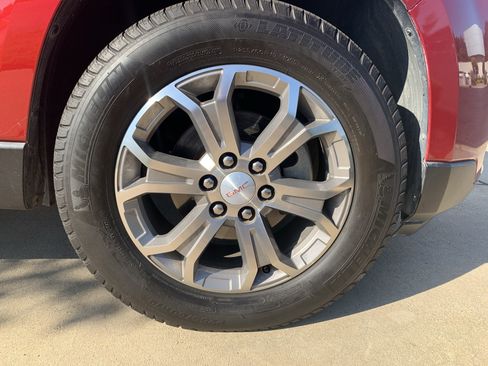 Used 2014 GMC Acadia SLT AWD/4WD image 18