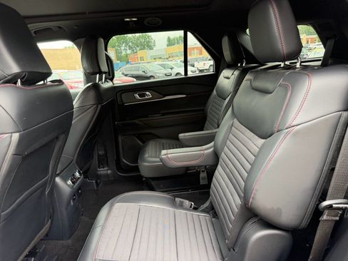 Used 2025 Ford Explorer ST-Line w/ Premium Package AWD/4WD image 8