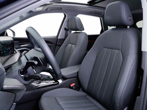 Certified 2025 Audi Q5 Premium w/ Premium Plus AWD/4WD image 8