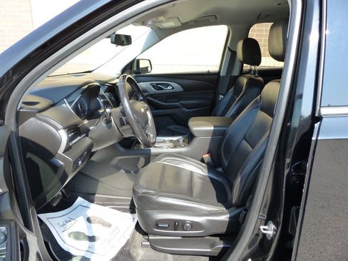 Used 2020 Chevrolet Traverse LT w/ LT Premium Package FWD image 20