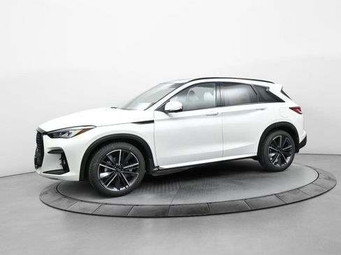 New 2025 INFINITI QX50 Sport image 3