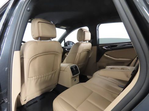 Certified 2026 Porsche Macan AWD/4WD image 45