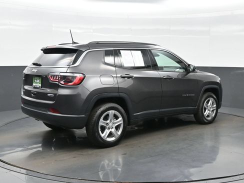 Used 2023 Jeep Compass Latitude w/ Convenience Group AWD/4WD image 8