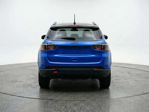 Used 2025 Jeep Compass Trailhawk AWD/4WD image 7