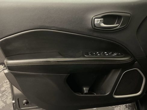 Used 2019 Jeep Compass Limited w/ Safety & Security Group AWD/4WD image 16