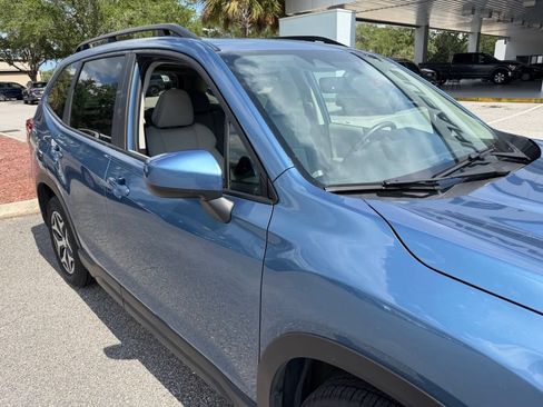 Used 2022 Subaru Forester Premium AWD/4WD image 15