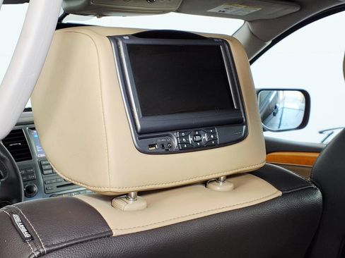 Used 2013 Nissan Armada Platinum w/ Platinum Reserve Pkg RWD image 12