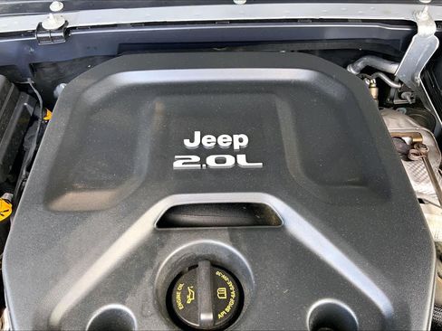 Used 2023 Jeep Wrangler Unlimited Sahara w/ Cold Weather Group AWD/4WD image 33