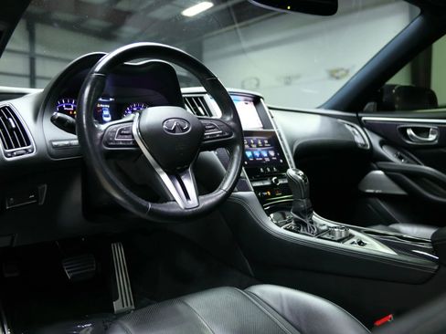 Used 2017 INFINITI Q60 Red Sport 400 image 24