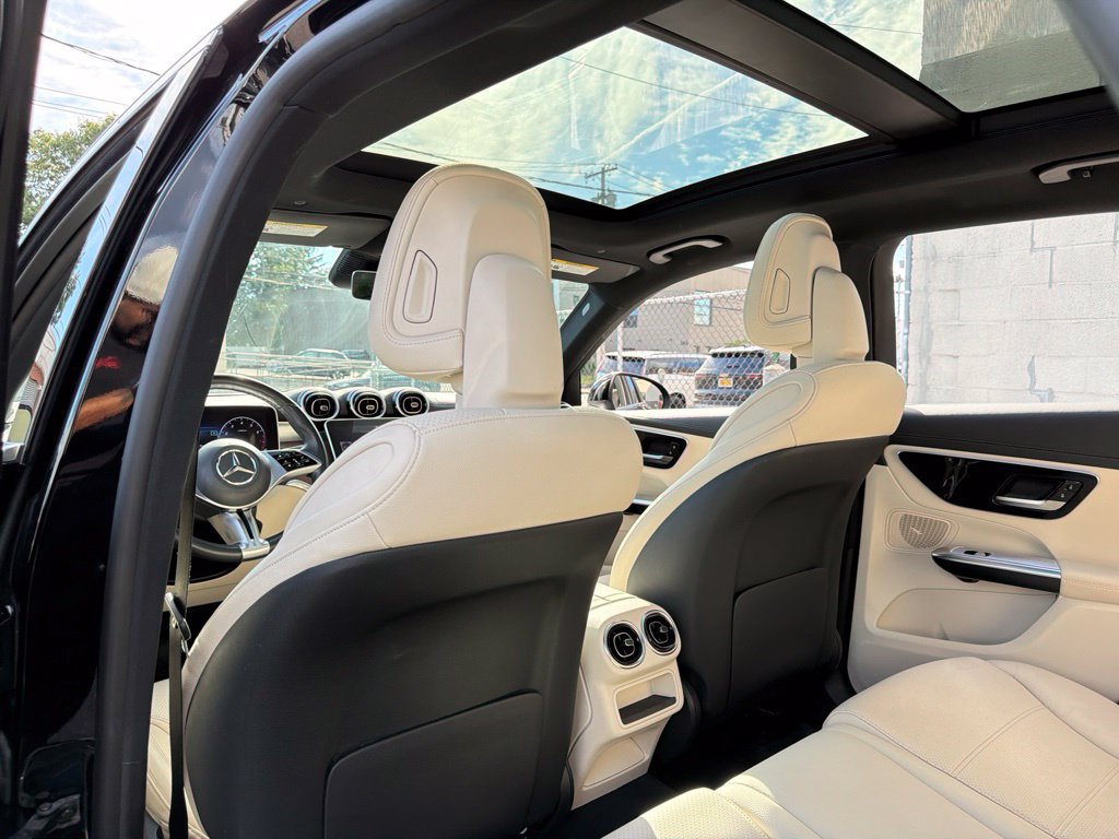 Used 2023 Mercedes-Benz GLC 300 4MATIC image 25