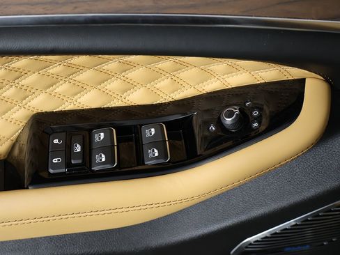 Used 2024 Jeep Grand Cherokee L Summit w/ Advanced Protech Group IV image 44