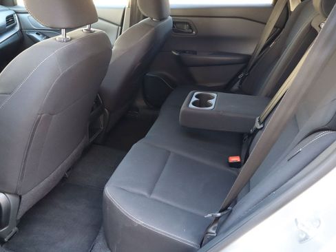 Used 2024 Nissan Rogue S FWD image 5