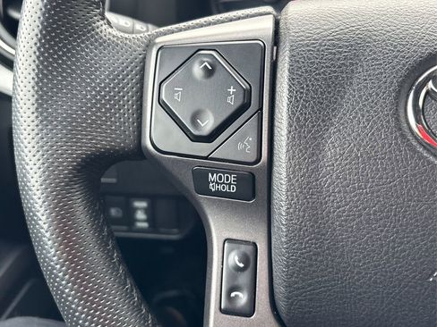 Used 2022 Toyota Tacoma TRD Off-Road image 36