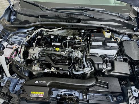 Certified 2025 Toyota Corolla Cross XLE FWD image 29