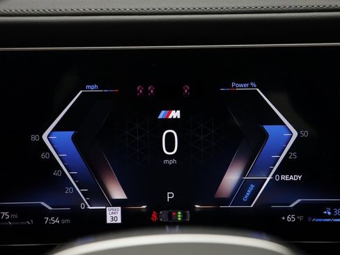 New 2026 BMW 750e xDrive w/ Executive Package image 9