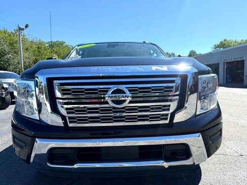Used 2021 Nissan Titan SV w/ SV Convenience Package image 4