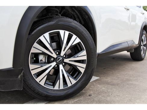 Used 2023 Nissan Rogue SV image 29