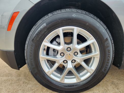 Certified 2024 Chevrolet Equinox LT image 11