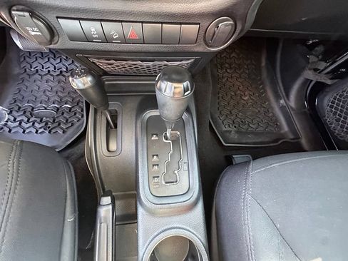 Used 2016 Jeep Wrangler Sport AWD/4WD image 22