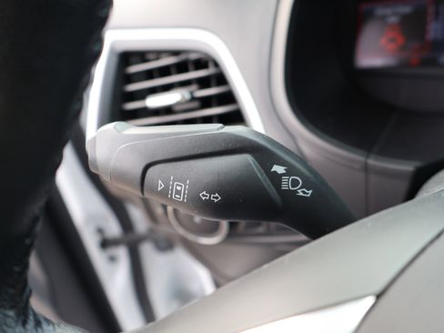 Used 2023 Ford Edge SEL image 35