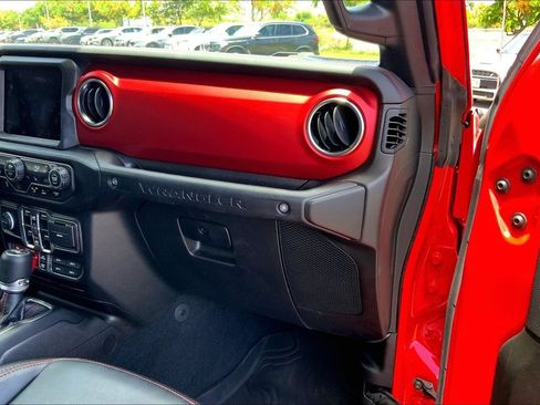 Used 2022 Jeep Wrangler Unlimited Rubicon w/ Dual Top Group AWD/4WD image 16