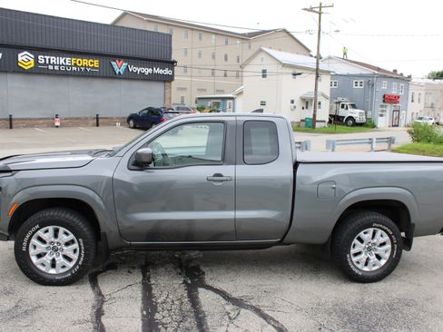 Certified 2022 Nissan Frontier SV AWD/4WD image 2