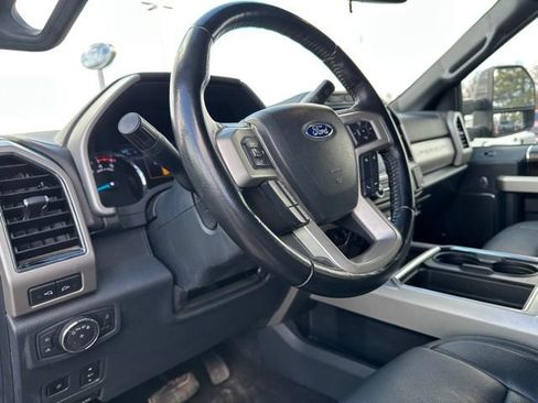 Used 2022 Ford F350 Lariat w/ Black Appearance Package AWD/4WD image 15